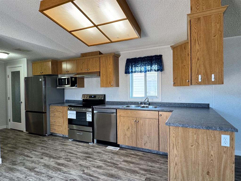 Fifth View of 10915 96A Street , NONE, Clairmont, Alberta, T0H 0W3
