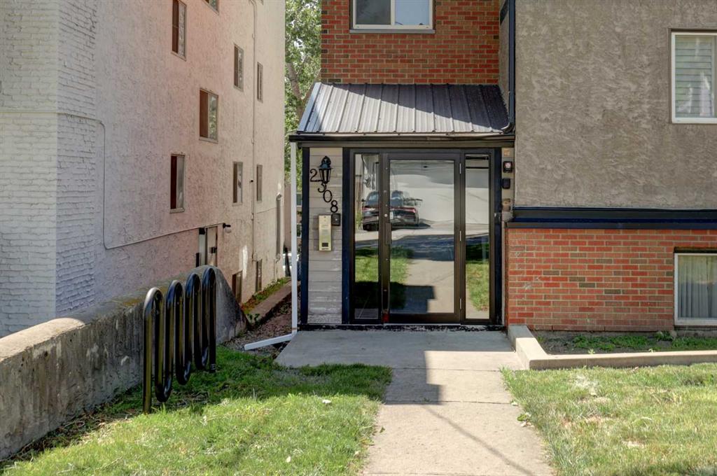 Third View of 302, 2308 17B Street SW, Bankview, Calgary, Alberta, T2T 4S8