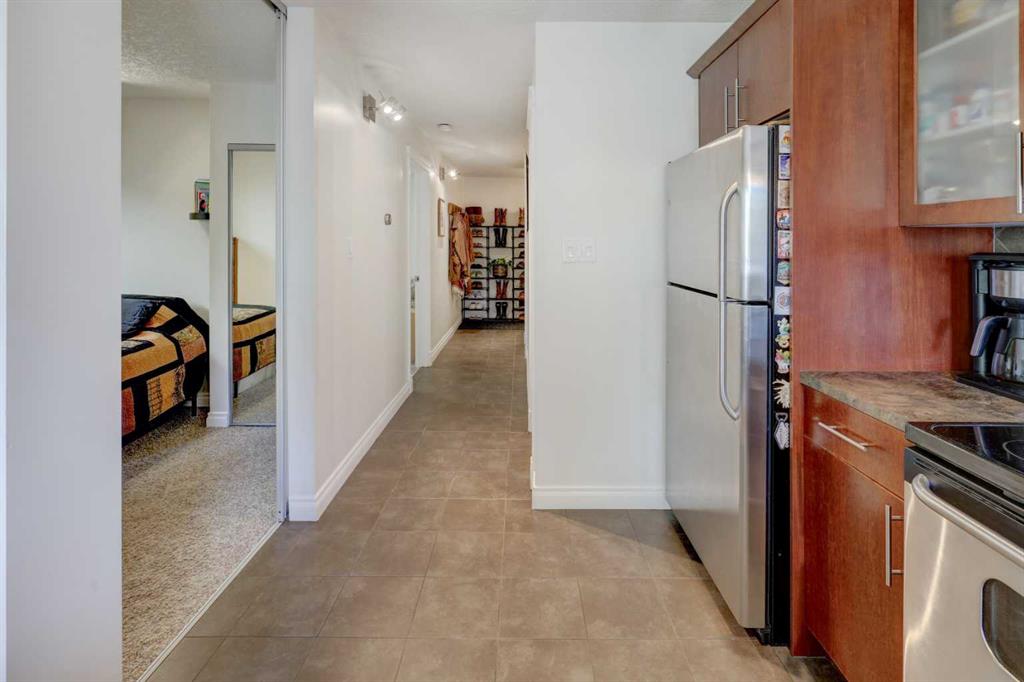 Fifth View of 302, 2308 17B Street SW, Bankview, Calgary, Alberta, T2T 4S8