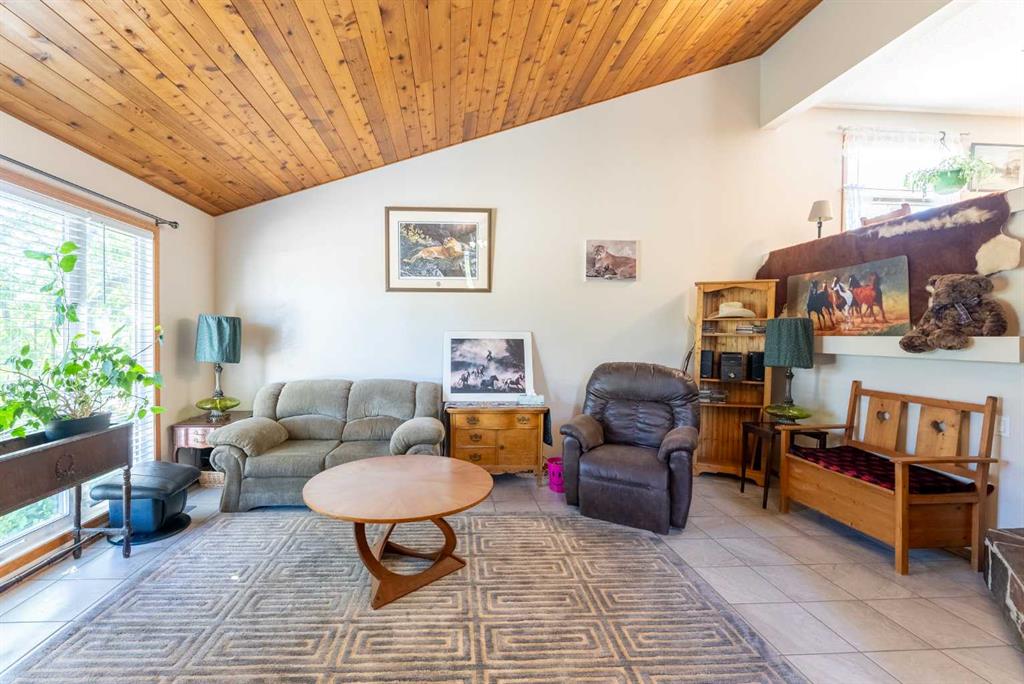 Fourth View of 210 Ojibwa Place W, Indian Battle Heights, Lethbridge, Alberta, T1K 5K6