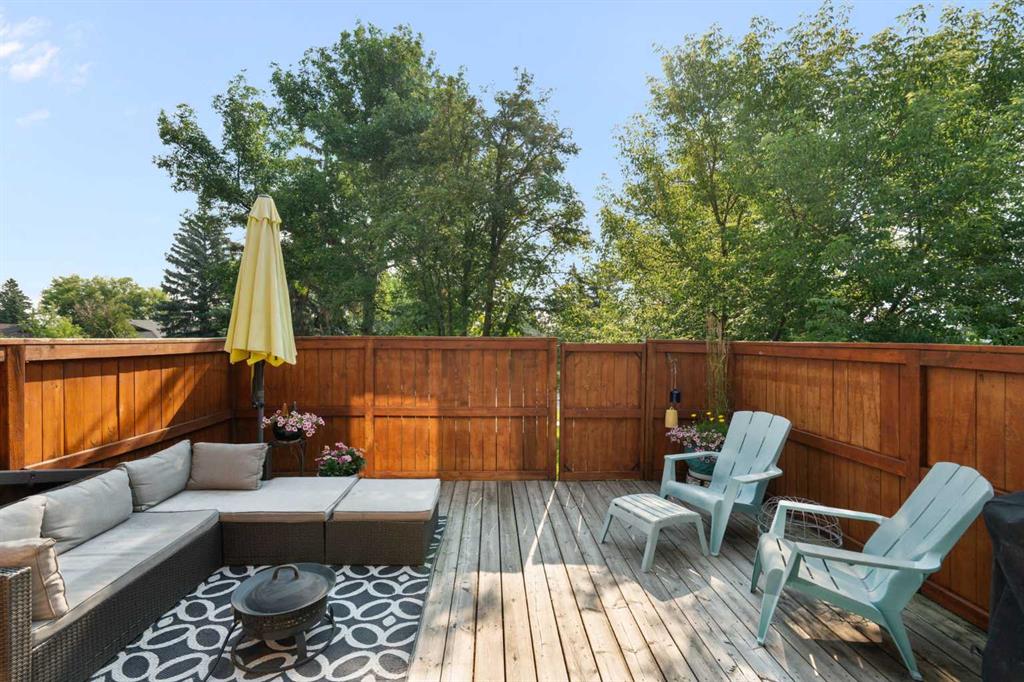 Fifth View of 90, 330 Canterbury Drive SW, Canyon Meadows, Calgary, Alberta, T2W 1H6
