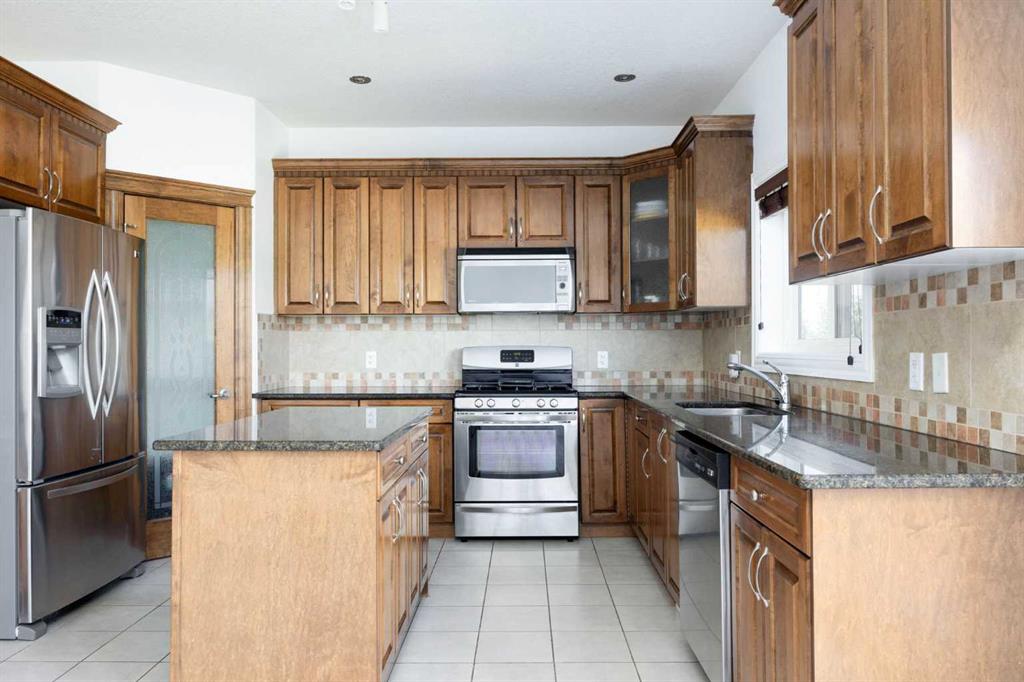 Third View of 322 Grosbeak Way , Eagle Ridge, Fort McMurray, Alberta, T9K 0L8
