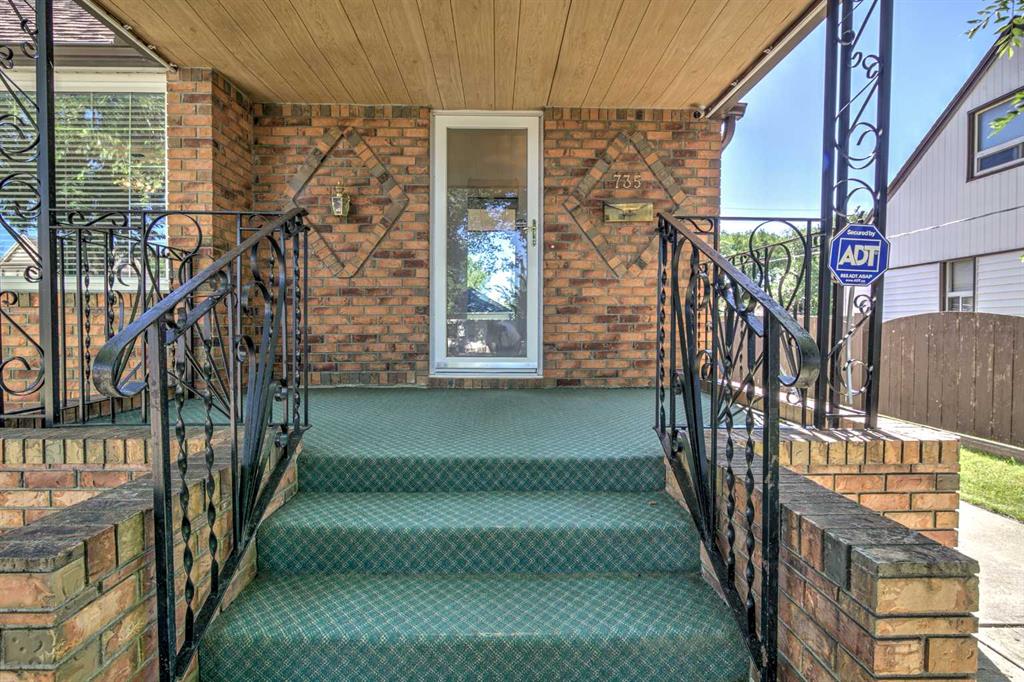 Fifth View of 735 17 Street N, Westminster, Lethbridge, Alberta, T1H 3E2