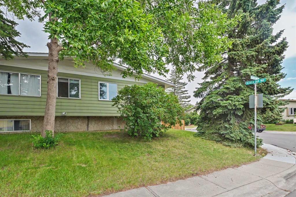 Third View of 20A Beaver Dam Place NE, Thorncliffe, Calgary, Alberta, T2K 4X3