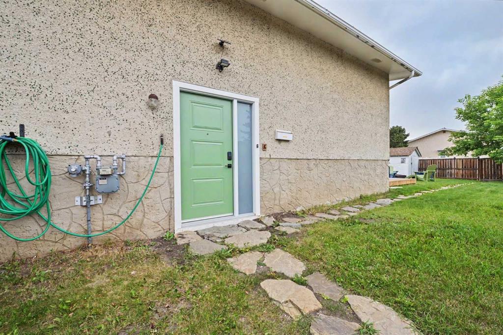 Fifth View of 20A Beaver Dam Place NE, Thorncliffe, Calgary, Alberta, T2K 4X3