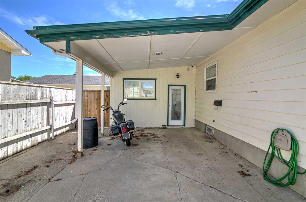 Third View of 1714 15 Avenue N, Winston Churchill, Lethbridge, Alberta, T1H 1W6