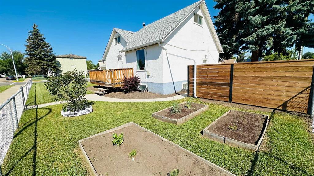 Third View of 460 3 Avenue West  , Downtown, Drumheller, Alberta, T0J 0Y2