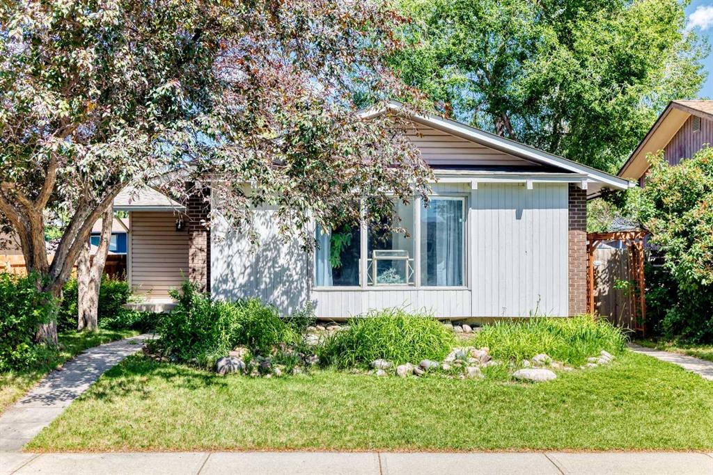 114 Midcrest Crescent SE, A2328989, Alberta,