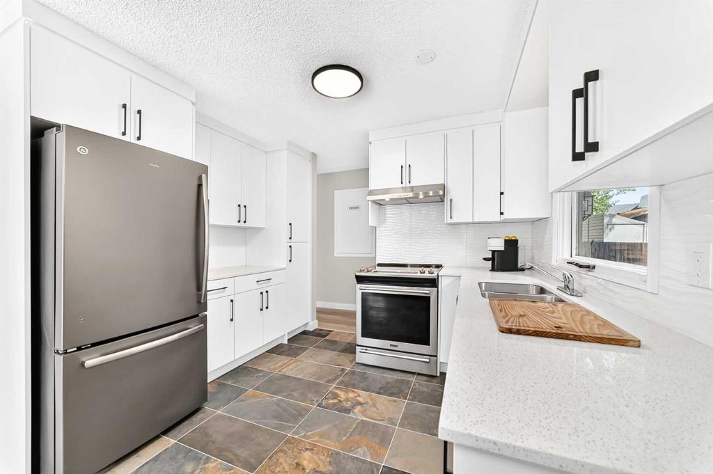 Fourth View of 114 Midcrest Crescent SE, Midnapore, Calgary, Alberta, T2X 1B5