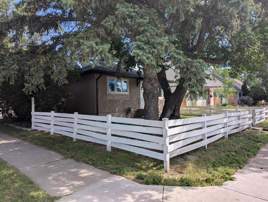 Third View of 1803 5A Avenue N, Westminster, Lethbridge, Alberta, T1H 0R2
