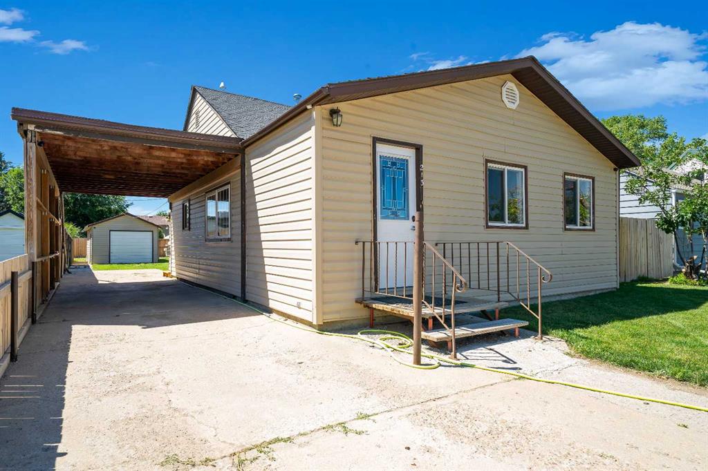 Third View of 213 2 Street W, NONE, Bow Island, Alberta, T0K 0G0