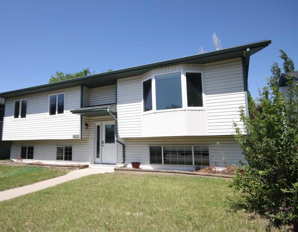 209 Strathaven Bay , A2329067, Alberta,
