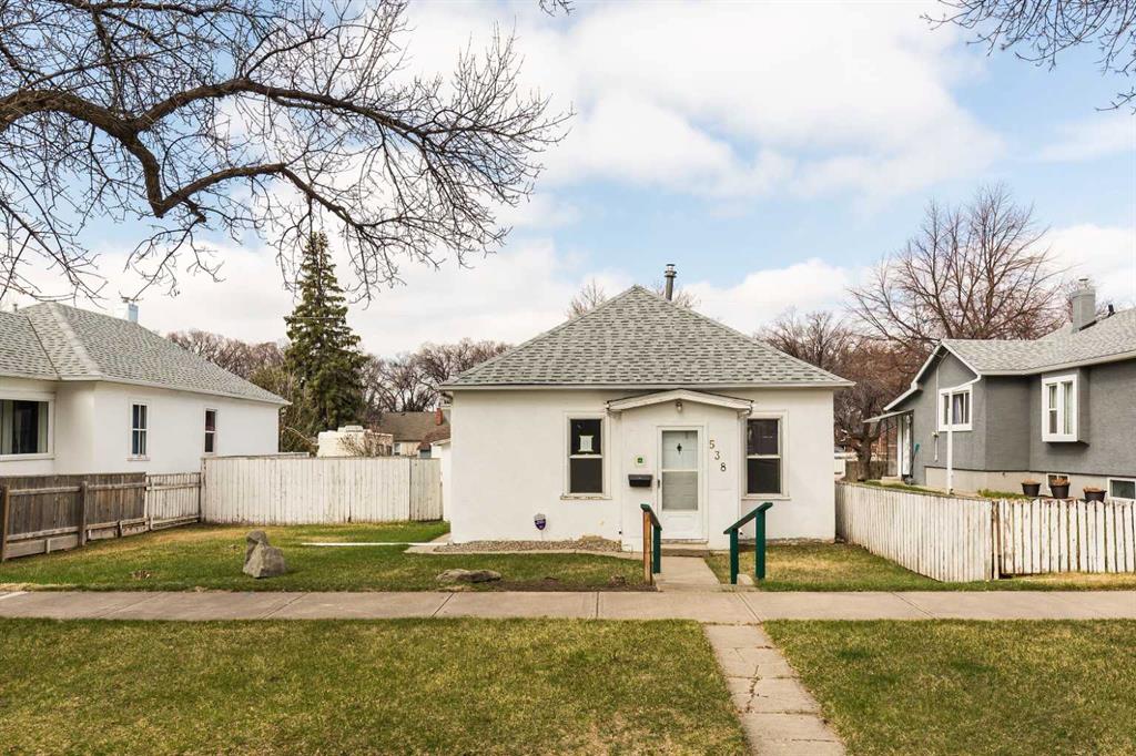 Third View of 538 12C Street N, Senator Buchanan, Lethbridge, Alberta, T1H 2N3