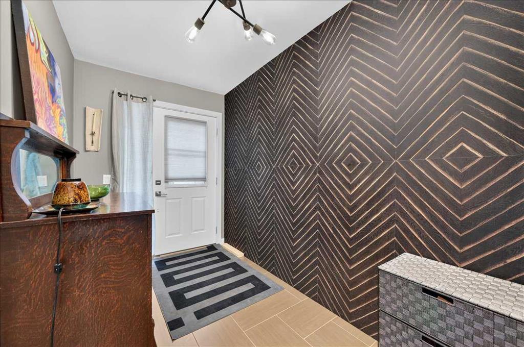 Fifth View of 23, 33 Stonegate Drive NW, Stonegate, Airdrie, Alberta, T4B 2V9