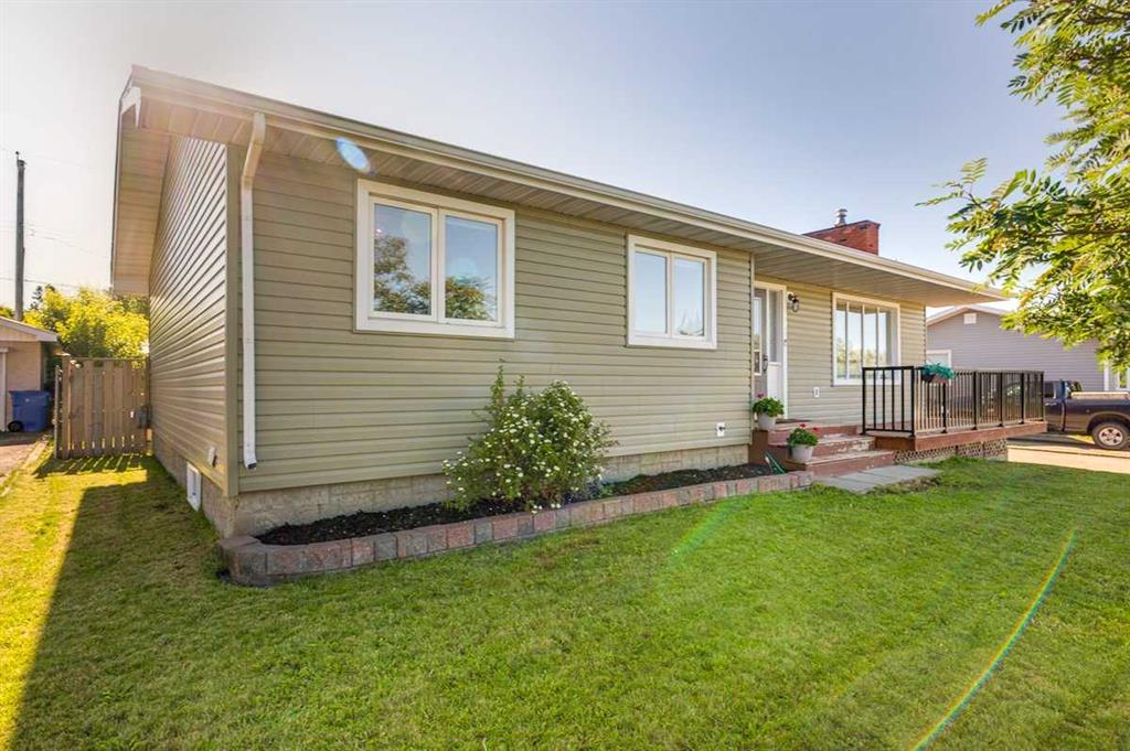 Third View of 5015 53 Street , NONE, Eckville, Alberta, T0M 0X0