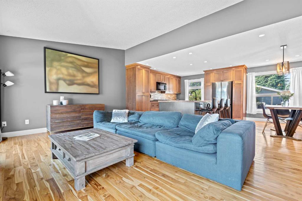 Third View of 10619 Oakmoor Way SW, Cedarbrae, Calgary, Alberta, T2W 1S7