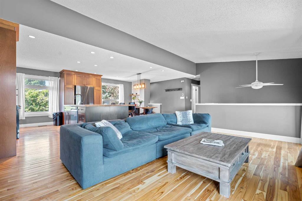Fourth View of 10619 Oakmoor Way SW, Cedarbrae, Calgary, Alberta, T2W 1S7