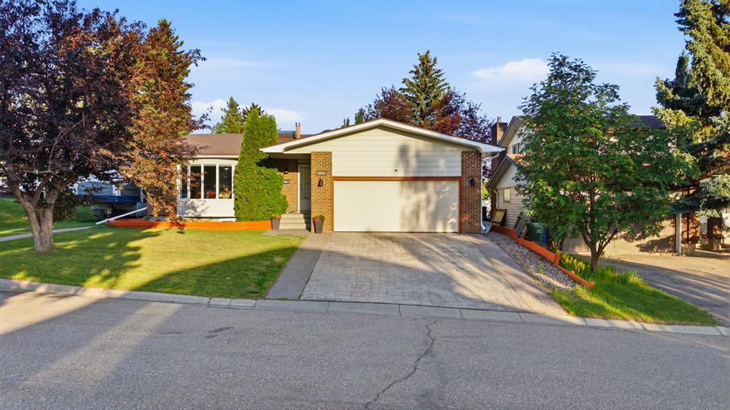 Second View of 6016 Dalcastle Crescent NW, Dalhousie, Calgary, Alberta, T3A 1S4