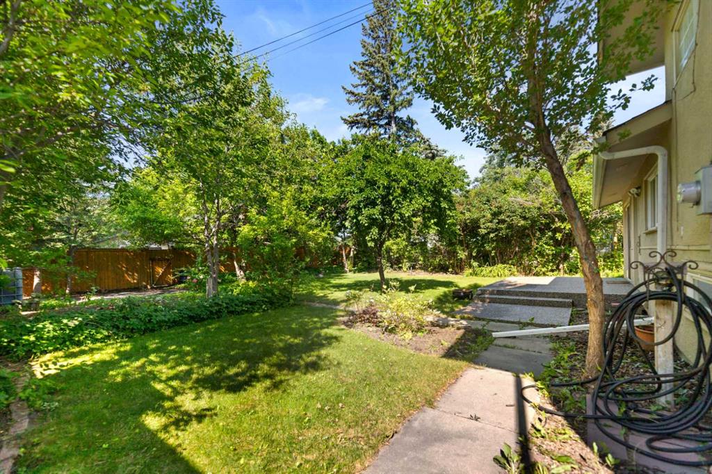 Fifth View of 21 Roseview Drive NW, Rosemont, Calgary, Alberta, T2K 1N8