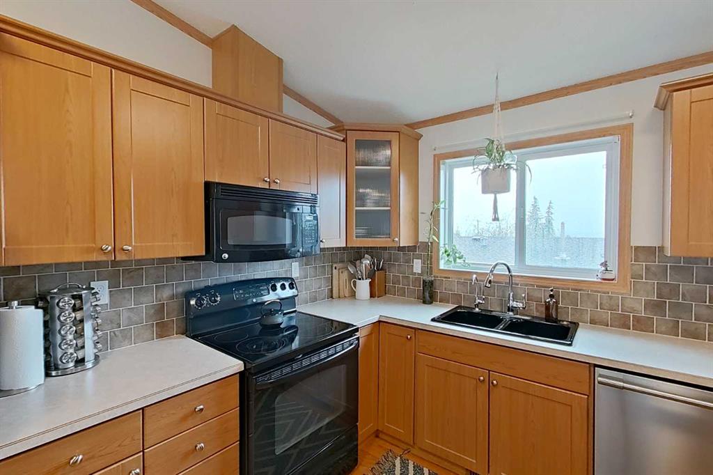 Fourth View of 114 10 Street , NONE, Canyon Creek, Alberta, T0G 0M0