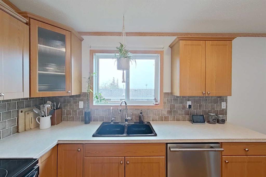 Fifth View of 114 10 Street , NONE, Canyon Creek, Alberta, T0G 0M0