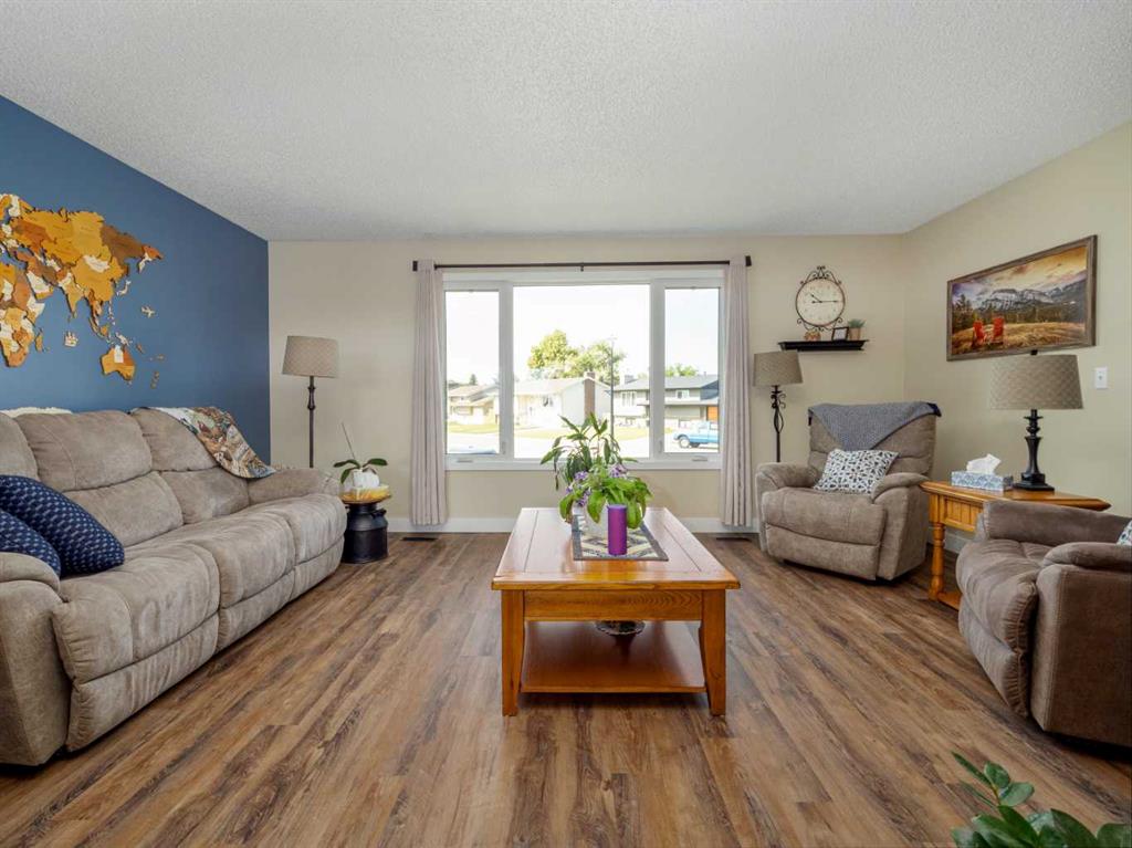 Fifth View of 6109 57 Street , NONE, Taber, Alberta, T1G 1K1