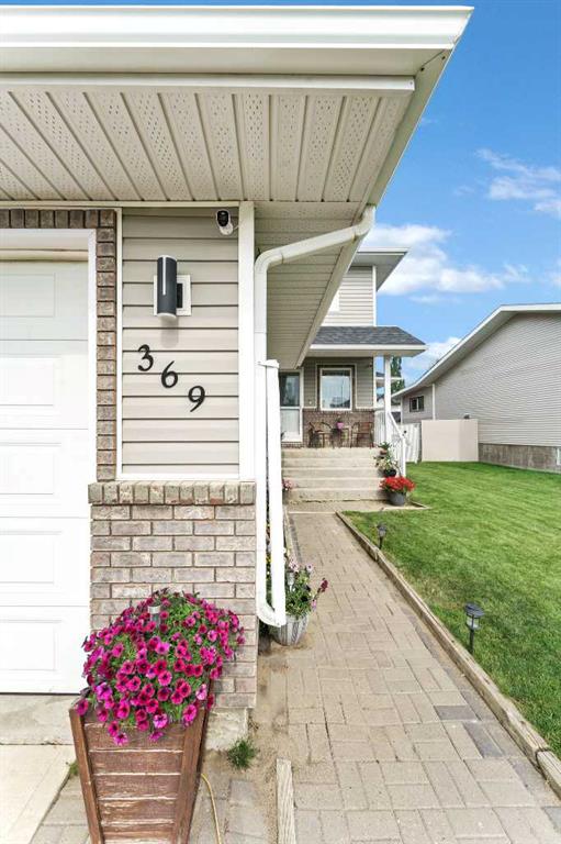 Fifth View of 369 Stratton Way SE, SE Southridge, Medicine Hat, Alberta, T1B4M9