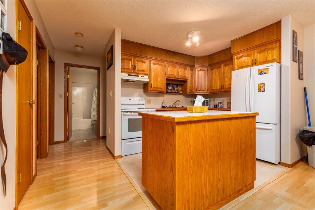 Fourth View of 4802 46 Street , Central Business District, Lloydminster, Saskatchewan, S9V0J7