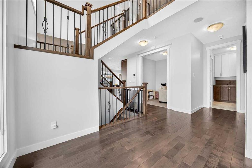 Fifth View of 546 Sherwood Boulevard NW, Sherwood, Calgary, Alberta, T3R 0R7