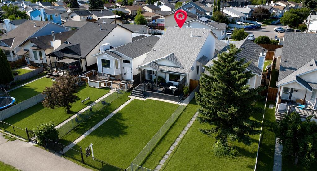 Second View of 8 Erin Meadow Way SE, Erin Woods, Calgary, Alberta, T2B 3A2