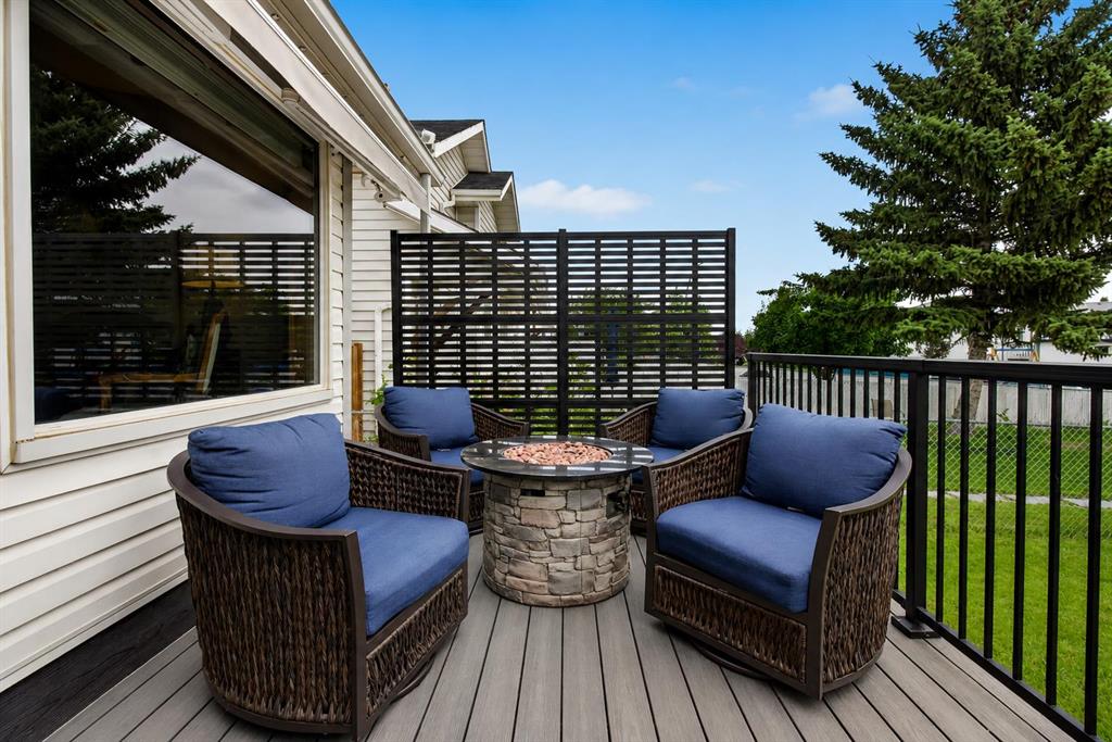 Fifth View of 8 Erin Meadow Way SE, Erin Woods, Calgary, Alberta, T2B 3A2