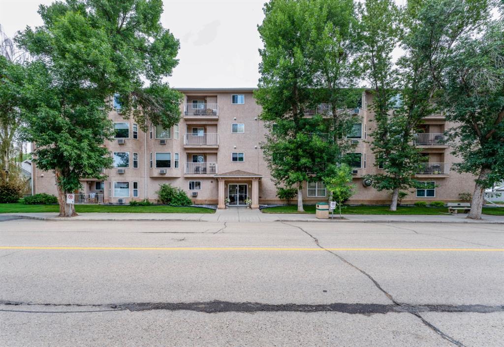 305, 190 3 Avenue E, A2329512, Alberta,