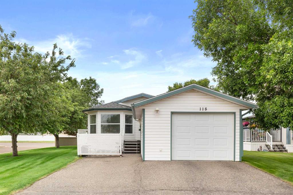 Second View of 118, 1600 Strachan Road SE, SE Southridge, Medicine Hat, Alberta, T1B4M3