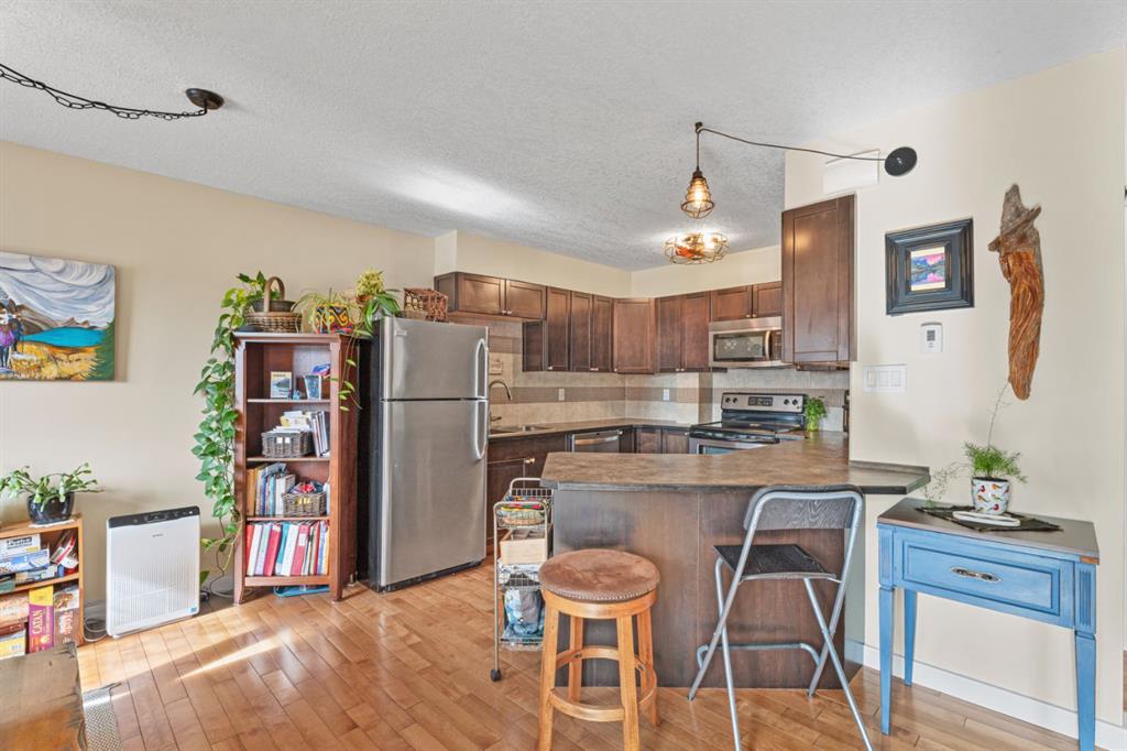 Fourth View of 8, 50 8 Avenue , NONE, High River, Alberta, T1V 1E8