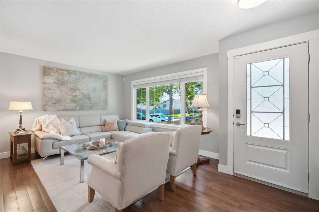 Fifth View of 352 86 Avenue SE, Acadia, Calgary, Alberta, T2H 1N7