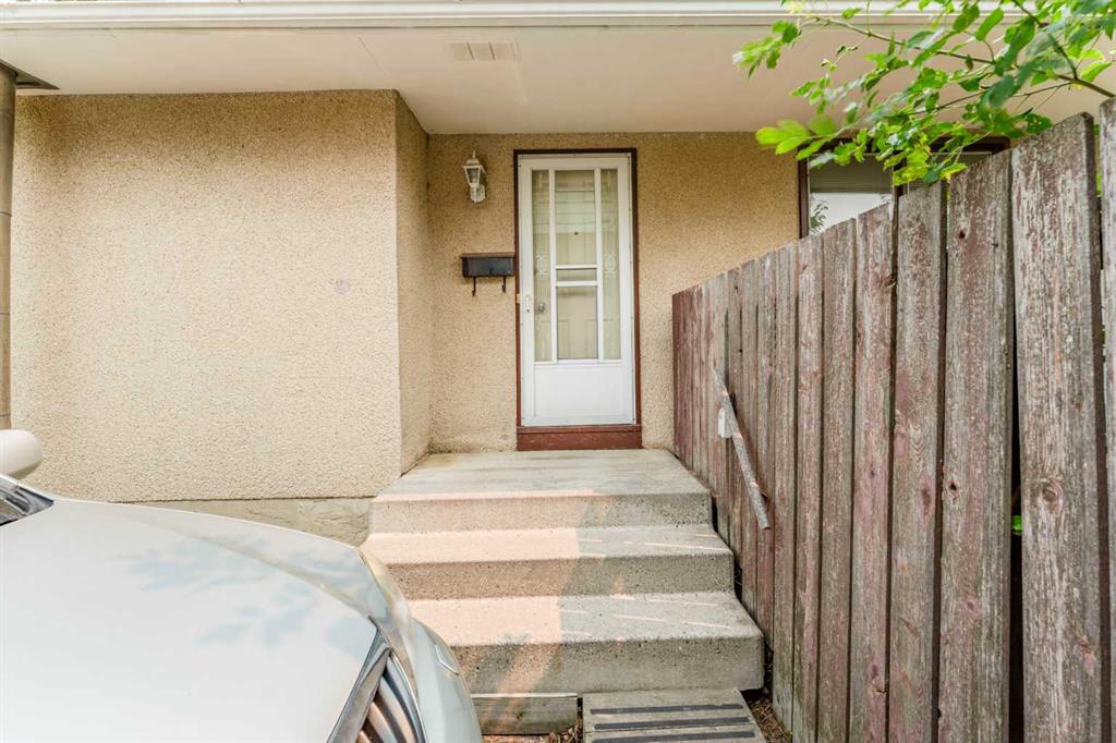 Third View of 6823 4 Avenue SE, Penbrooke Meadows, Calgary, Alberta, T2A 3V3