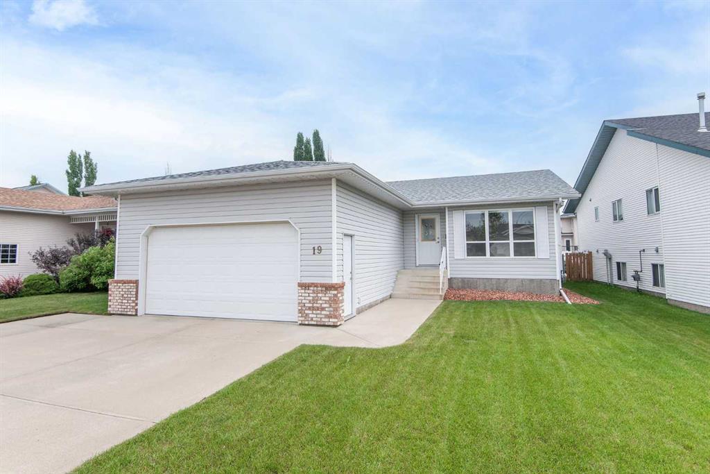 19 Logan Close , A2329619, Alberta,