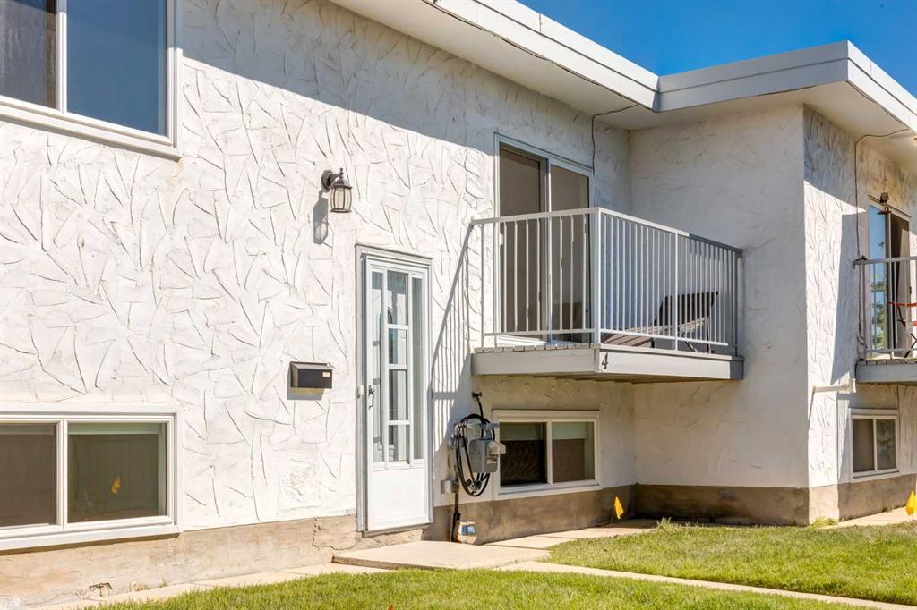 Third View of 4503 73 Street NW, Bowness, Calgary, Alberta, T3B2M7