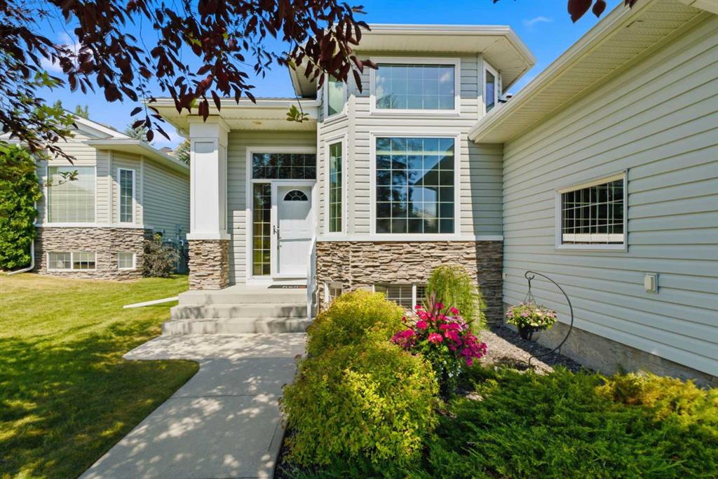 215 Rocky Ridge Villas NW, A2329725, Alberta,