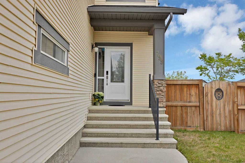 Fifth View of 799 New Brighton Drive SE, New Brighton, Calgary, Alberta, T2Z1A1