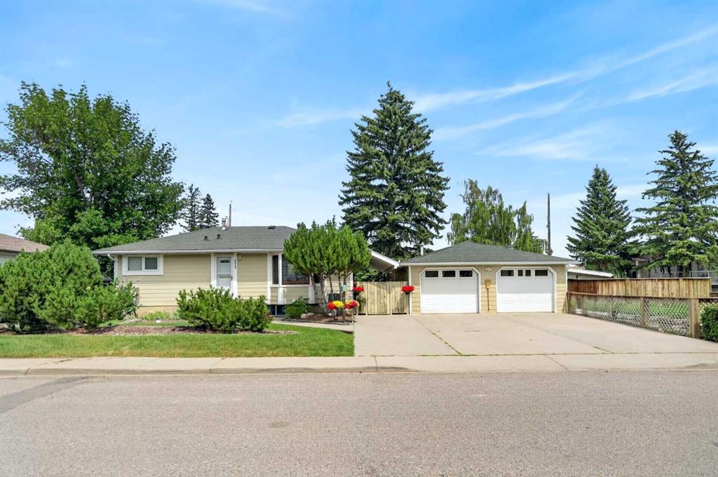 Fourth View of 8008 36 Avenue NW, Bowness, Calgary, Alberta, T3B 1W3