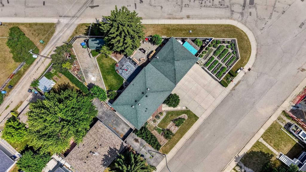 Fifth View of 8008 36 Avenue NW, Bowness, Calgary, Alberta, T3B 1W3