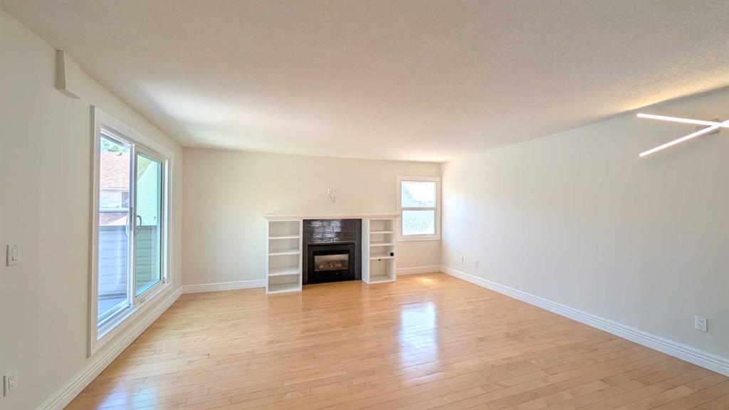 Third View of 277, 86 Glamis Green SW, Glamorgan, Calgary, Alberta, T3E 6V1