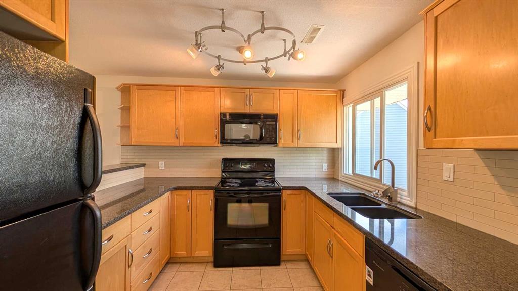 Fifth View of 277, 86 Glamis Green SW, Glamorgan, Calgary, Alberta, T3E 6V1