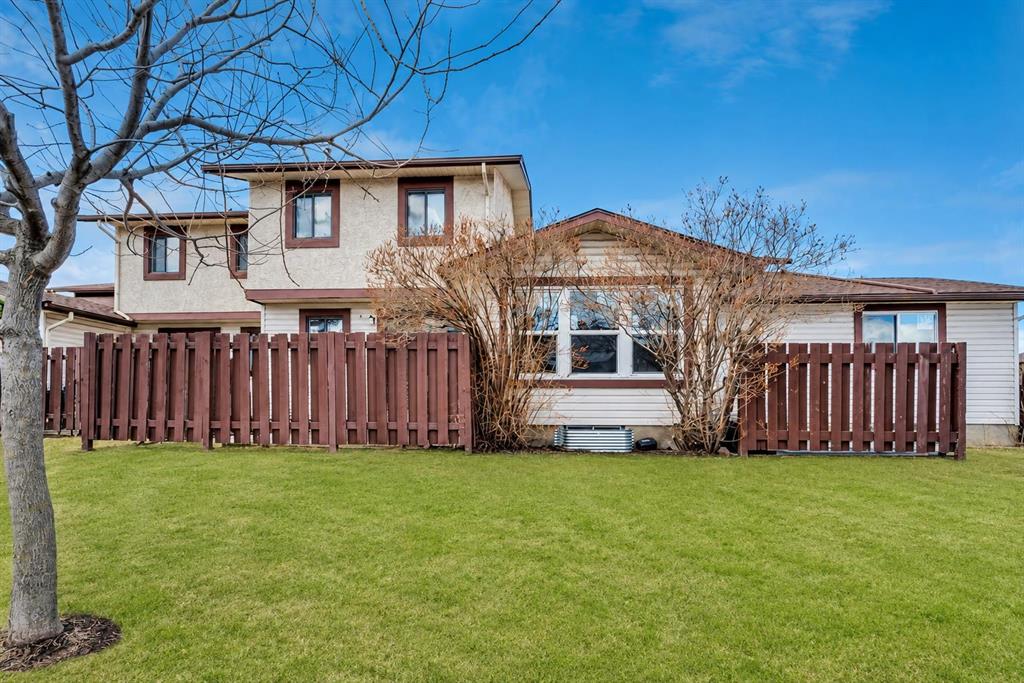 8, 75 templemont Way NE, A2329775, Alberta,