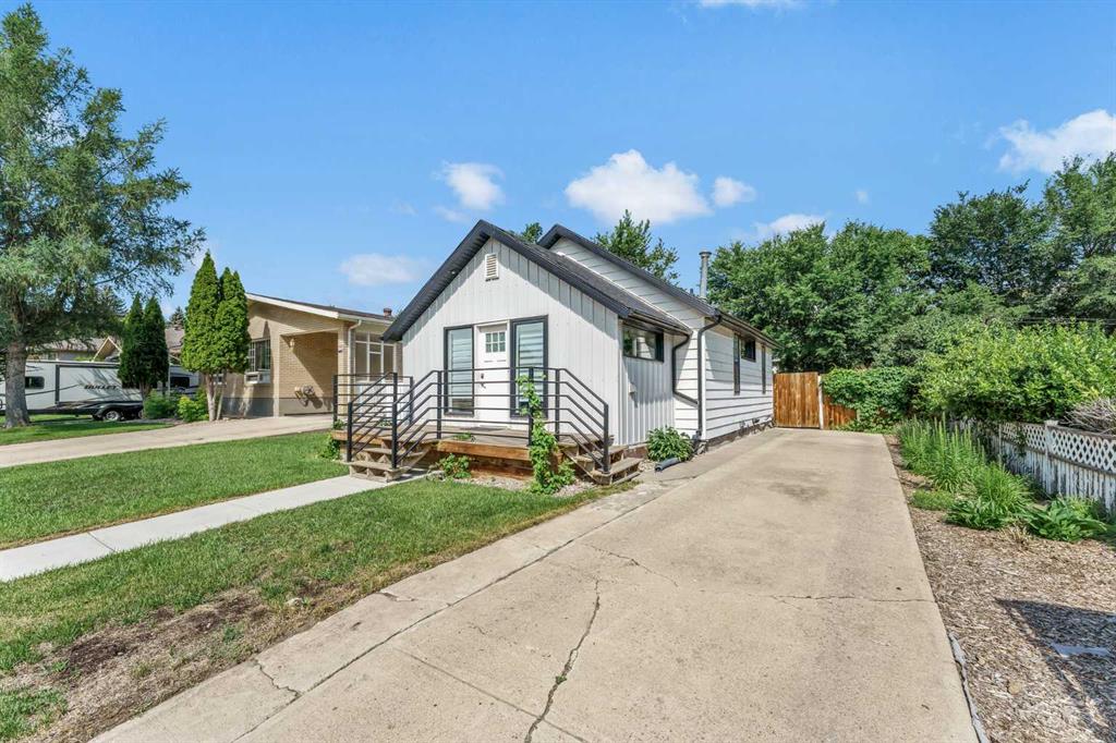 Fourth View of 166A 3 Street NE, Riverside, Medicine Hat, Alberta, T1A5M1
