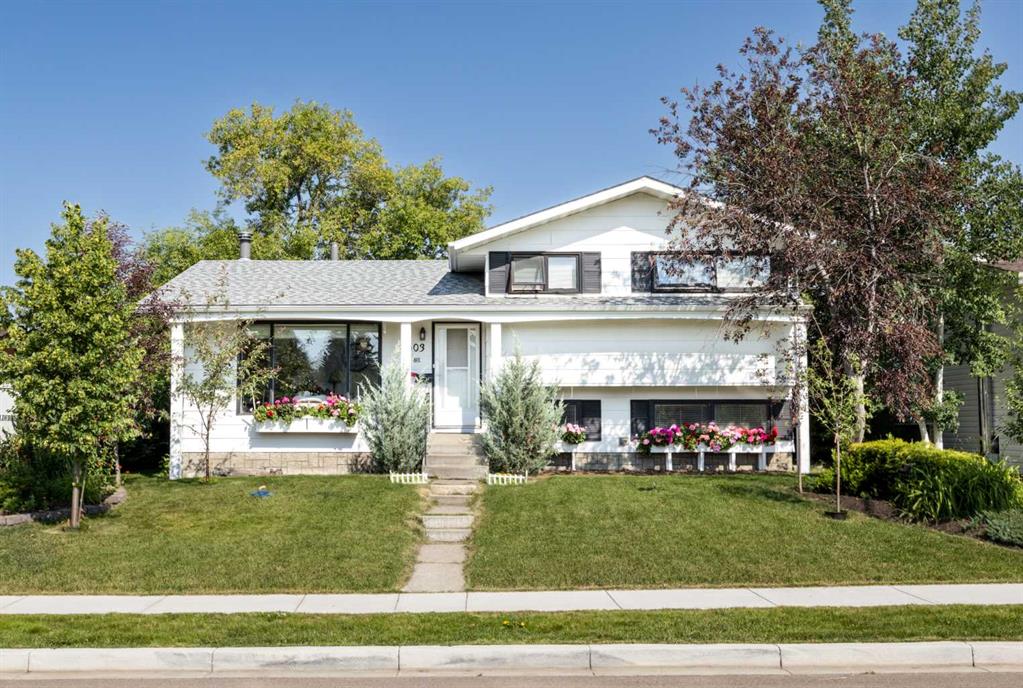 Second View of 4003 53 Avenue , South Innisfail, Innisfail, Alberta, T4G 1G4
