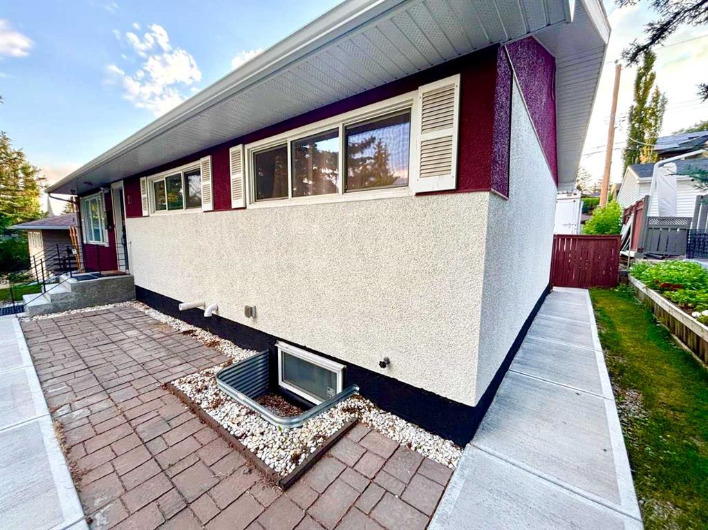 Fifth View of 21 Cawder Drive NW, Collingwood, Calgary, Alberta, T2L0L8