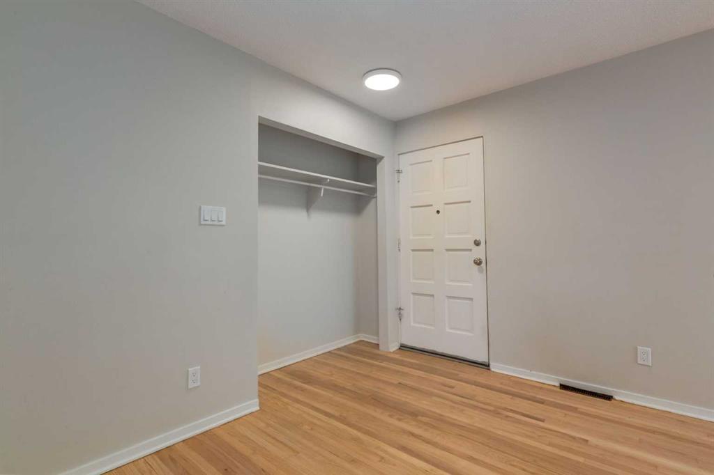 Fifth View of 8 Hazelwood Crescent SW, Haysboro, Calgary, Alberta, T2M 2B2