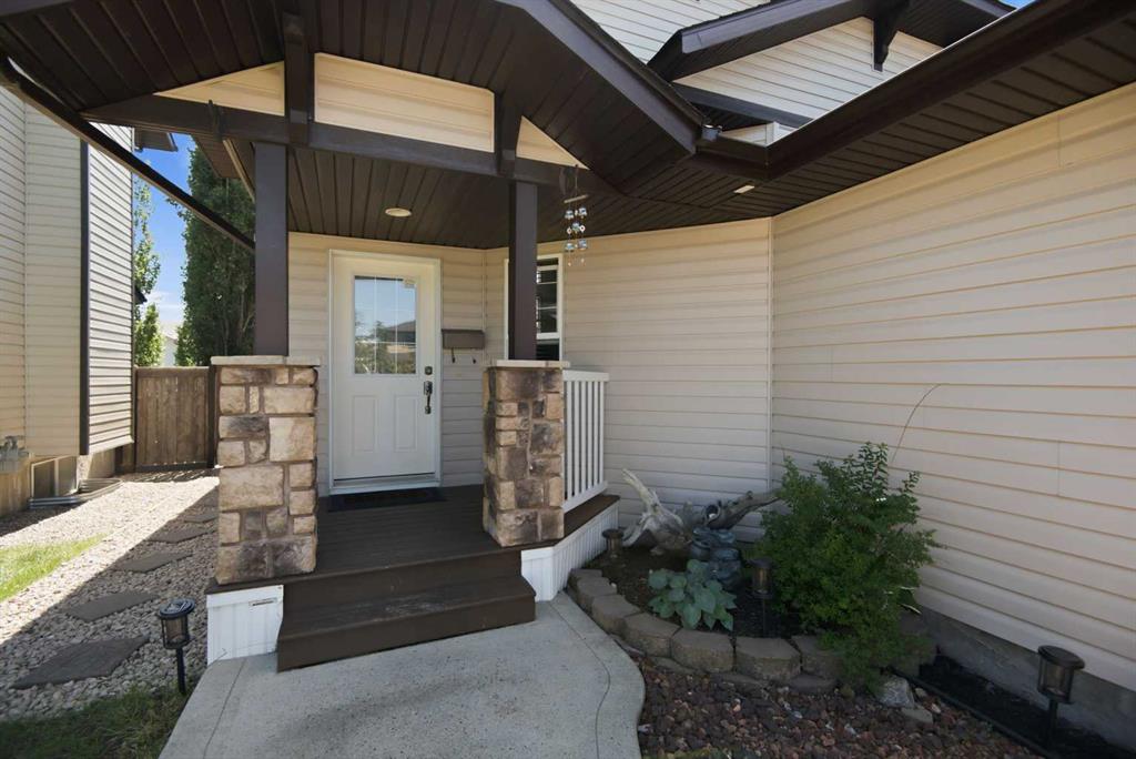 Fourth View of 39 Landry Bend , Lonsdale, Red Deer, Alberta, T4R 3S4